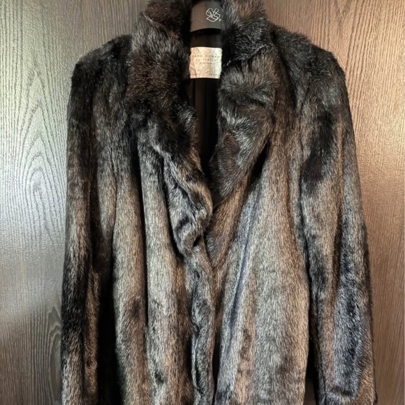 Zara faux fur coat - Picture 1 of 2